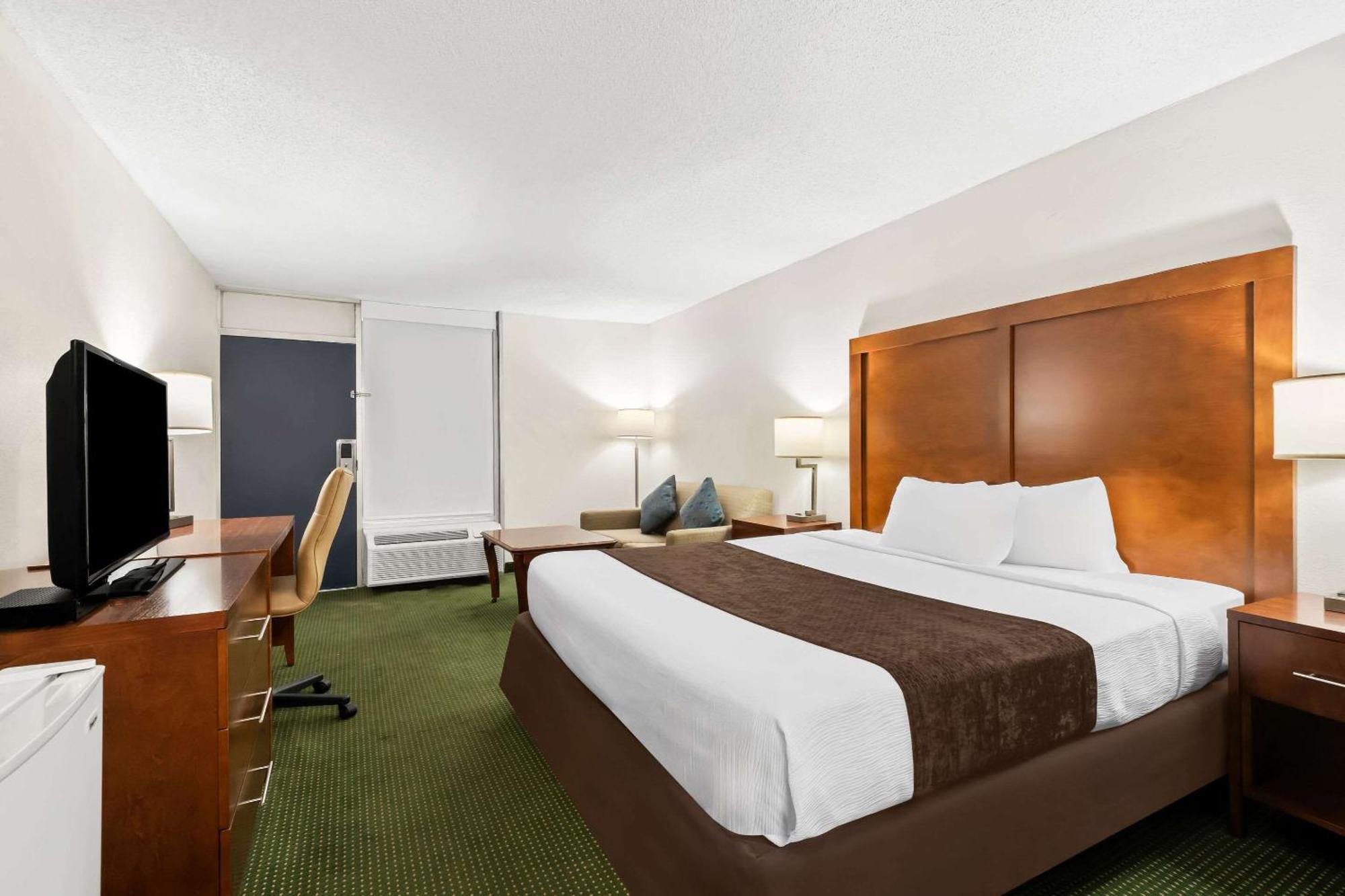 Inn Rodeway 2*